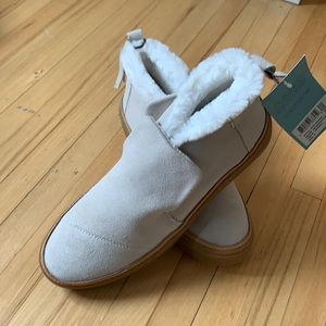 Tom’s women’s booties